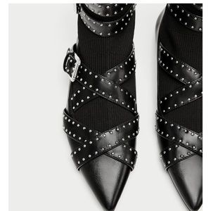 Buckled flat sock ankle books